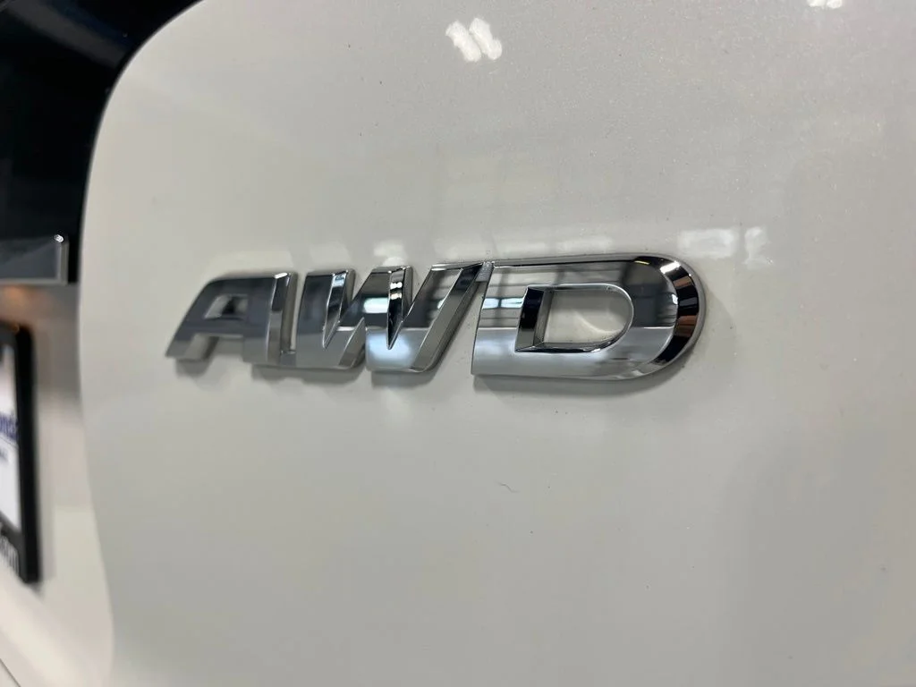 Used 2014 White Diamond Pearl Honda EX-L image 29