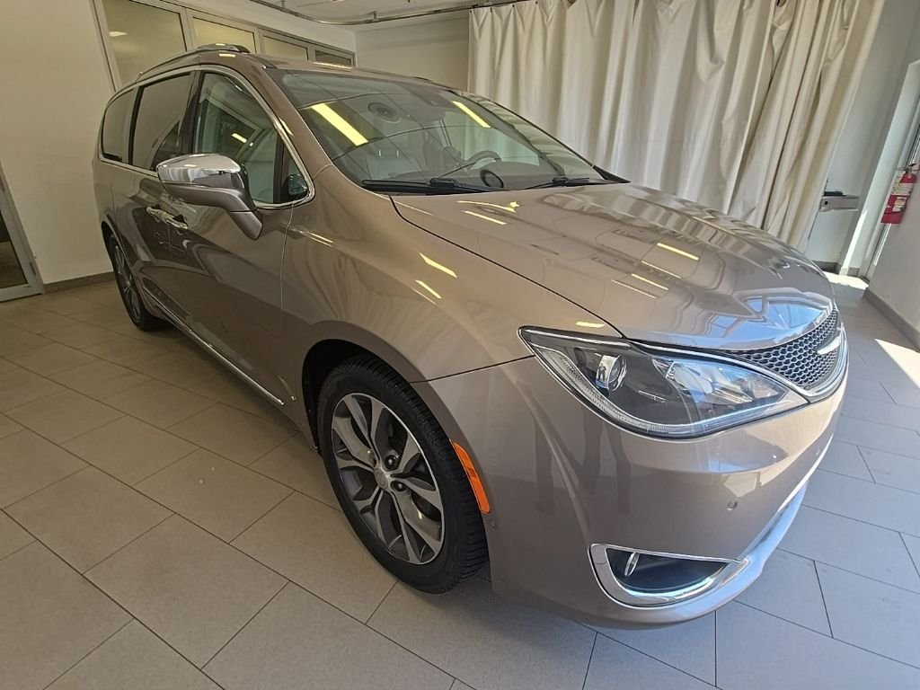 Used 2017 Molten Silver Chrysler Limited image 5