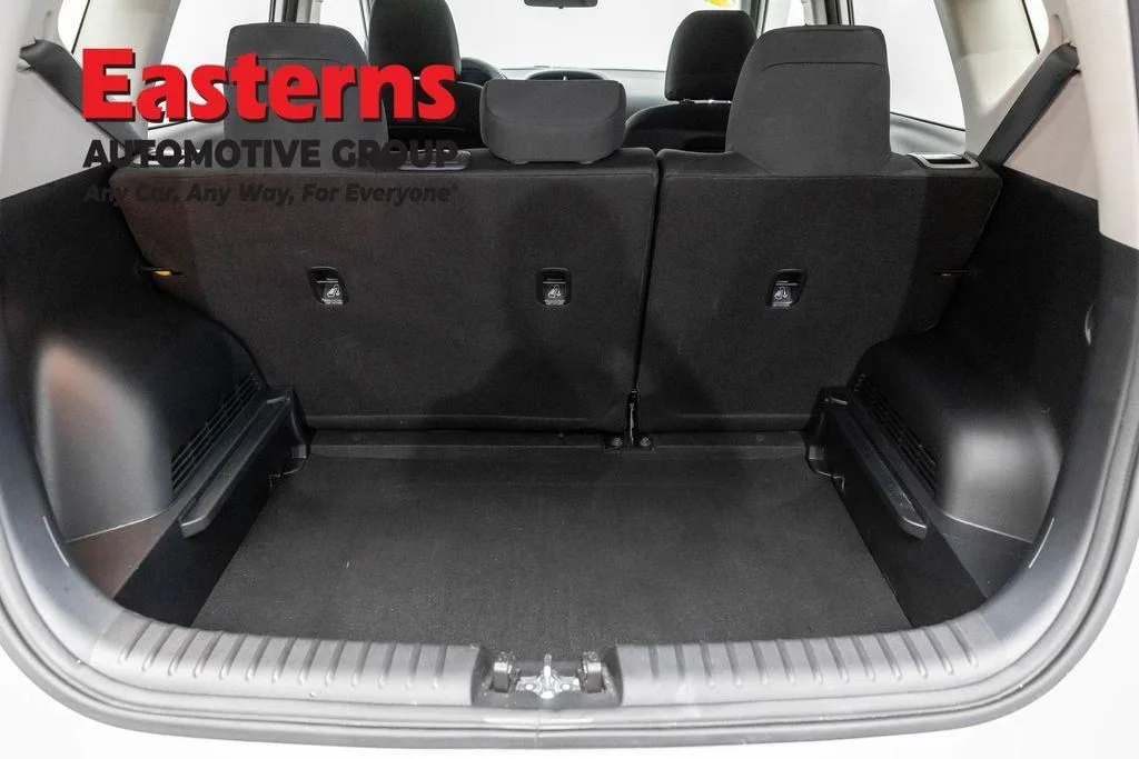 Used 2023 White Kia LX image 11