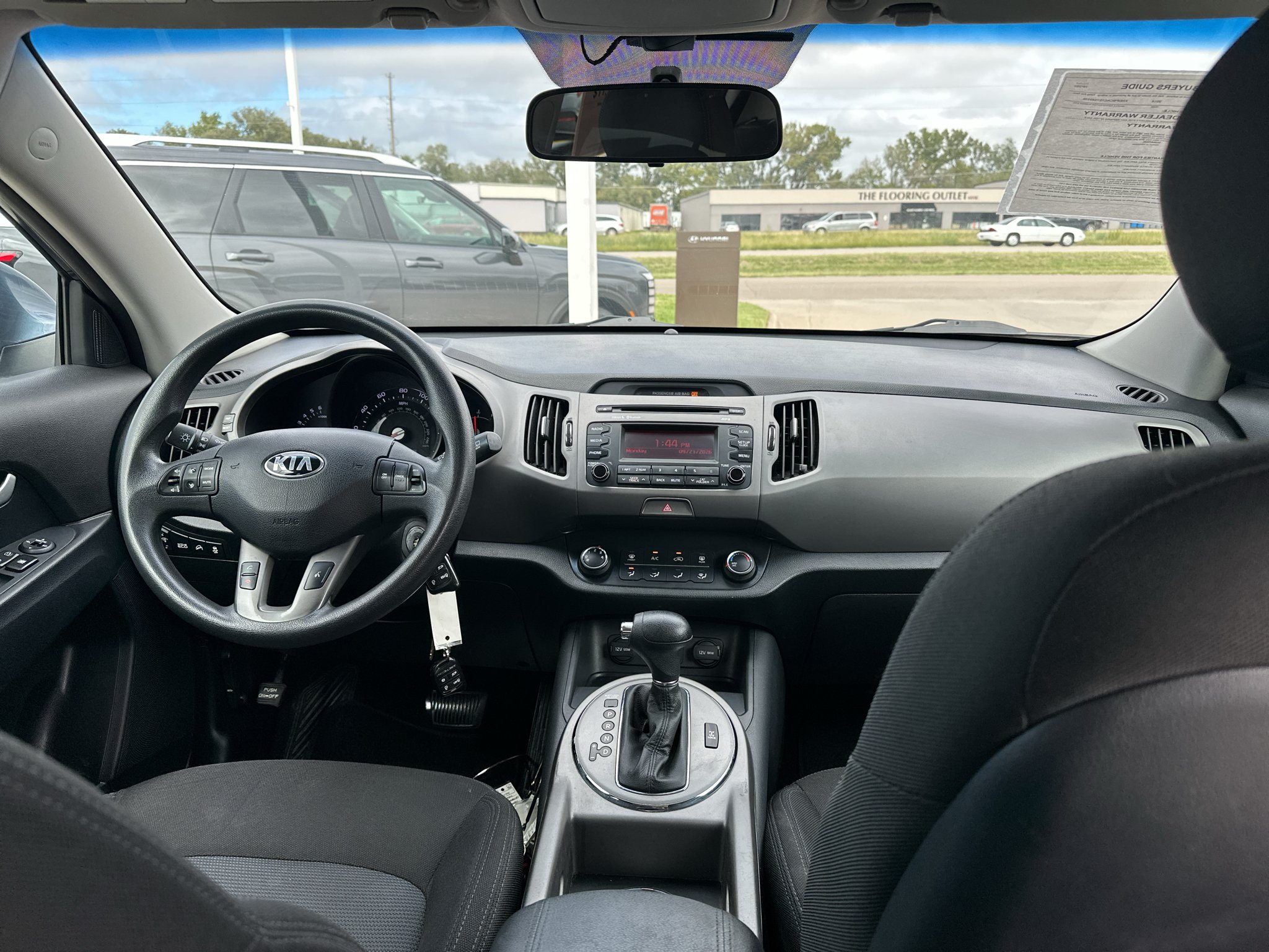 Used 2014 Twilight Blue Kia LX image 3