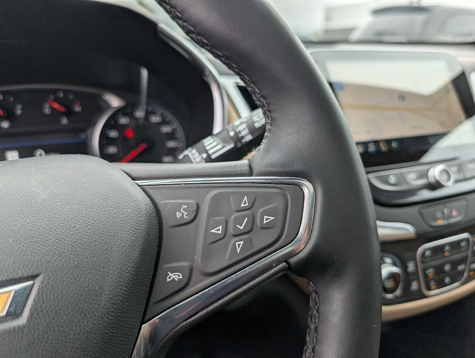 Used 2024 Iridescent Pearl Tricoat Chevrolet Premier image 18