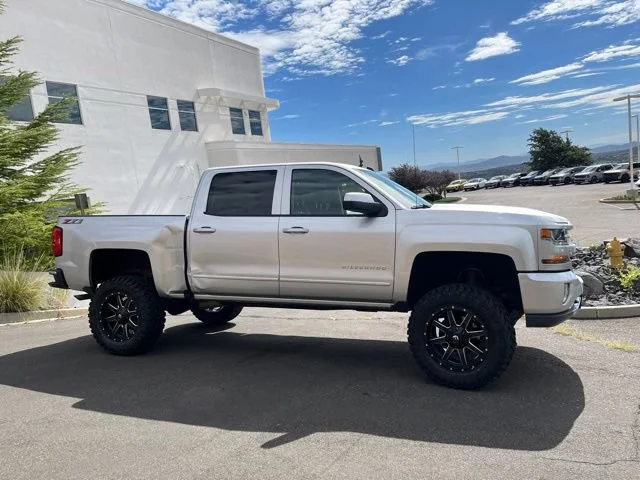 Used 2018 Silver Ice Metallic Chevrolet LT image 5