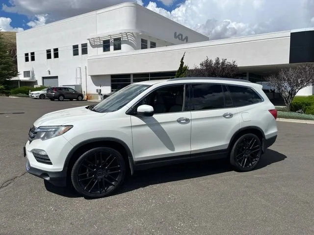 Used 2018 Diamond White Pearl Honda Touring image 2