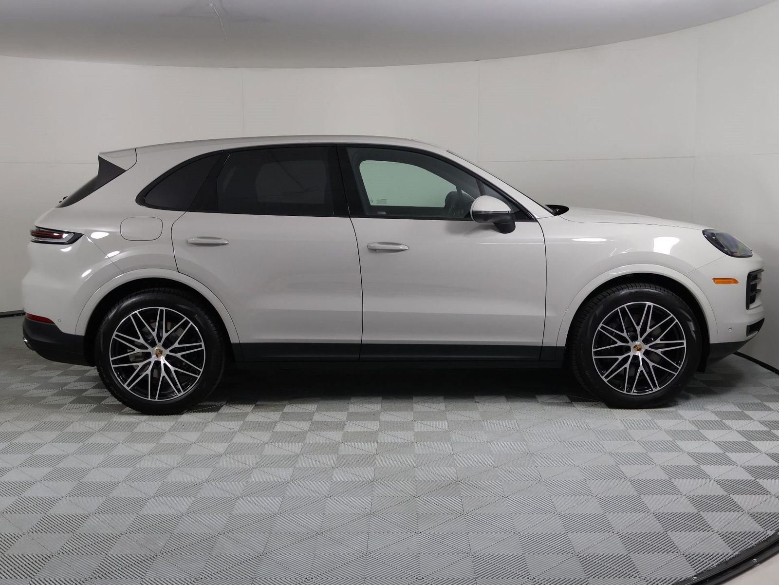 New 2026 Chalk Porsche  image 8