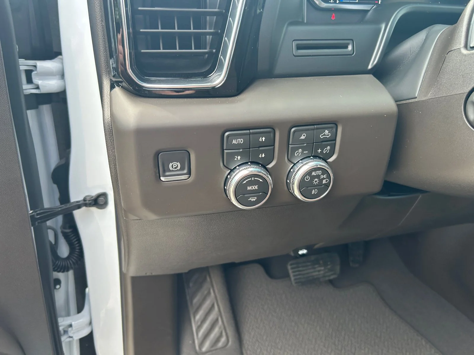 New 2026 Glacier White Tricoat GMC Denali image 16