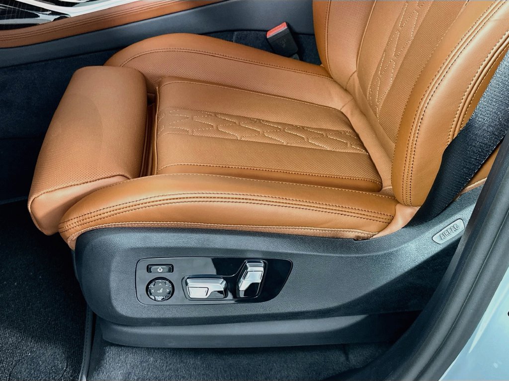 New 2027 Brooklyn Grey Metallic BMW xDrive40i image 21