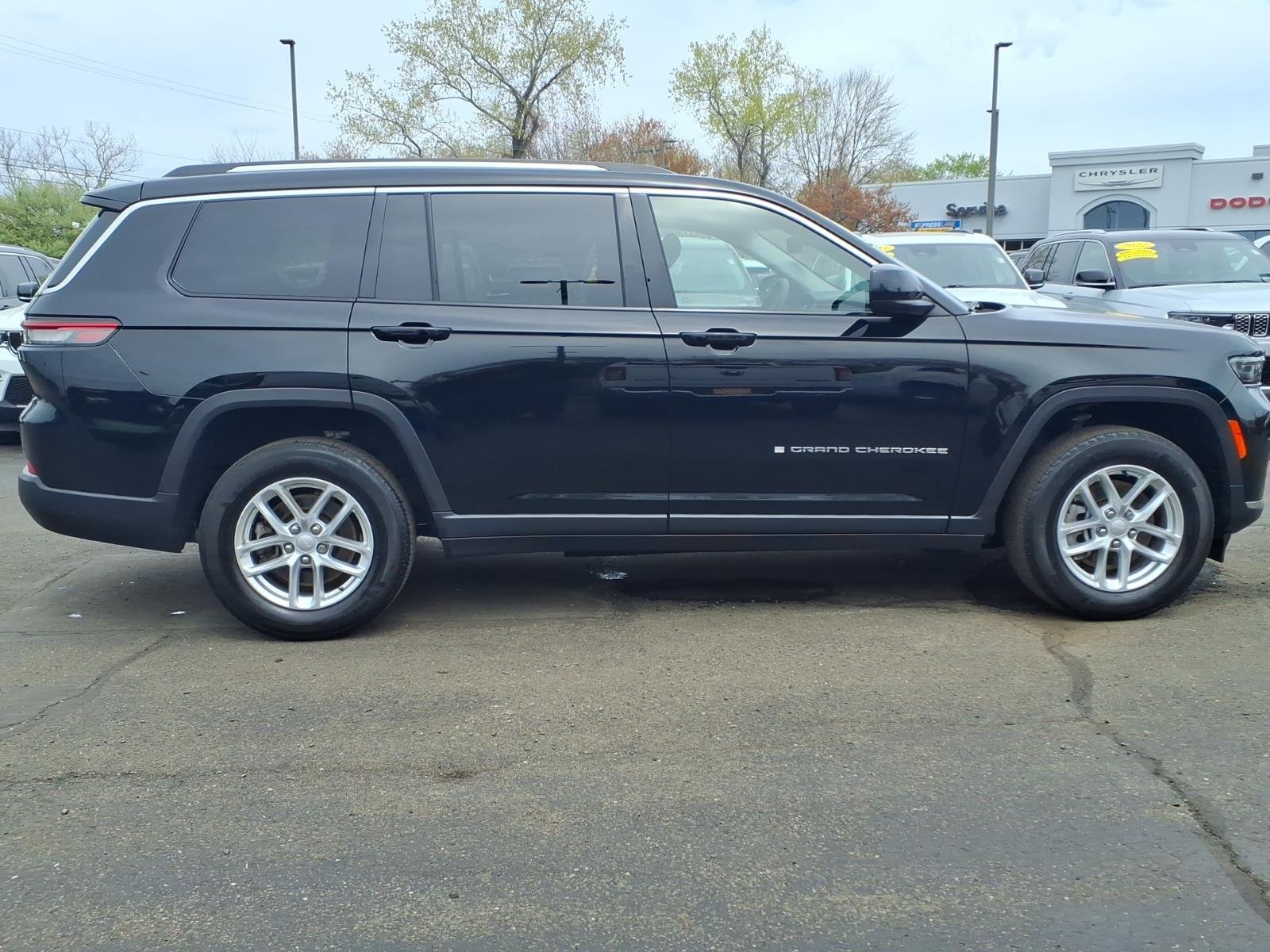 Used 2023 Black Jeep Laredo image 8
