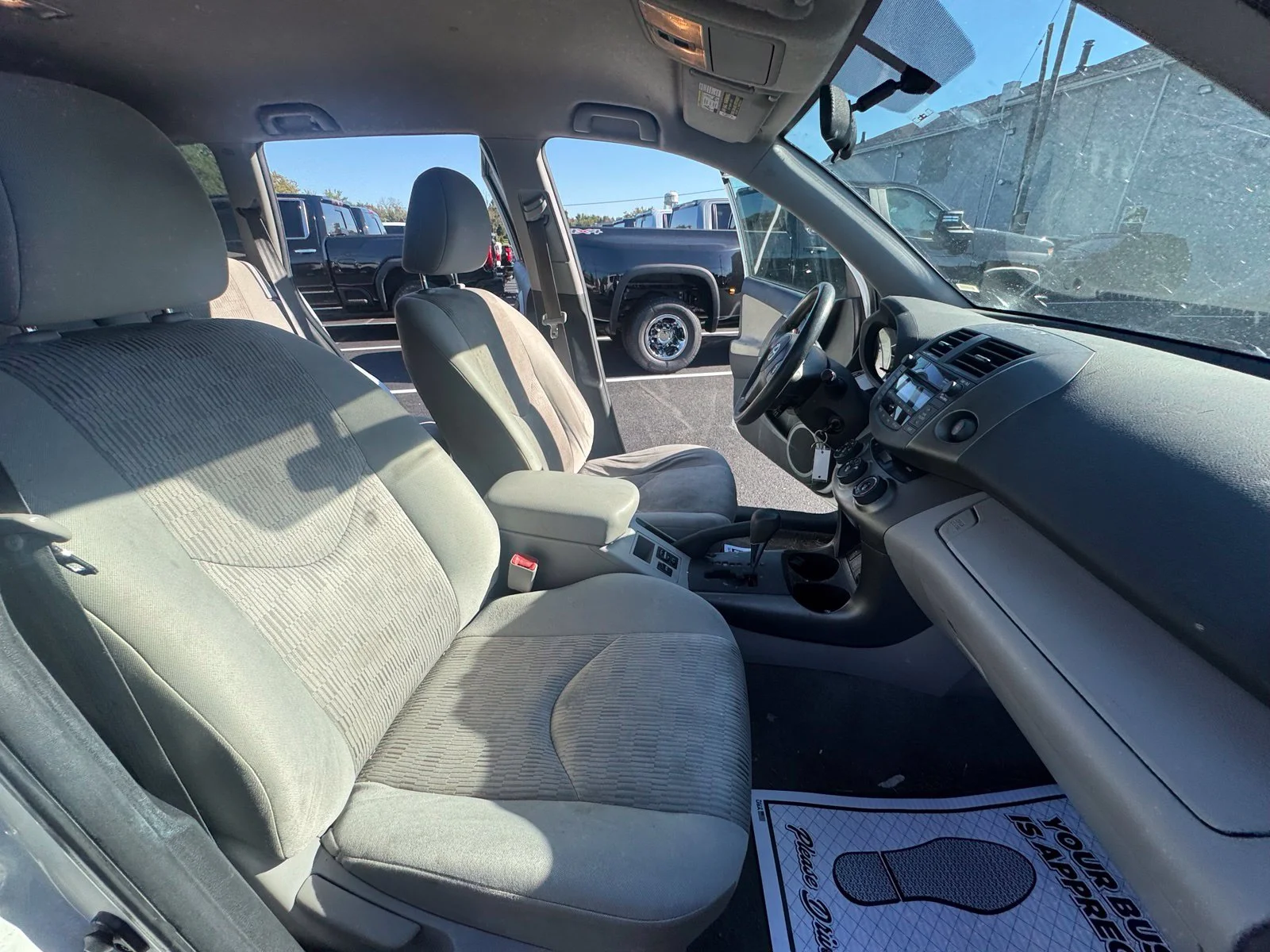 Used 2011 White Toyota Base image 19