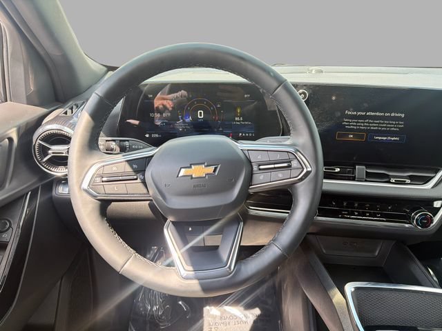 Used 2025 Summit White Chevrolet LT image 15