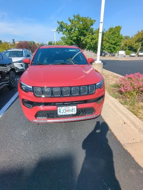 Used 2022 Red Jeep Limited image 4