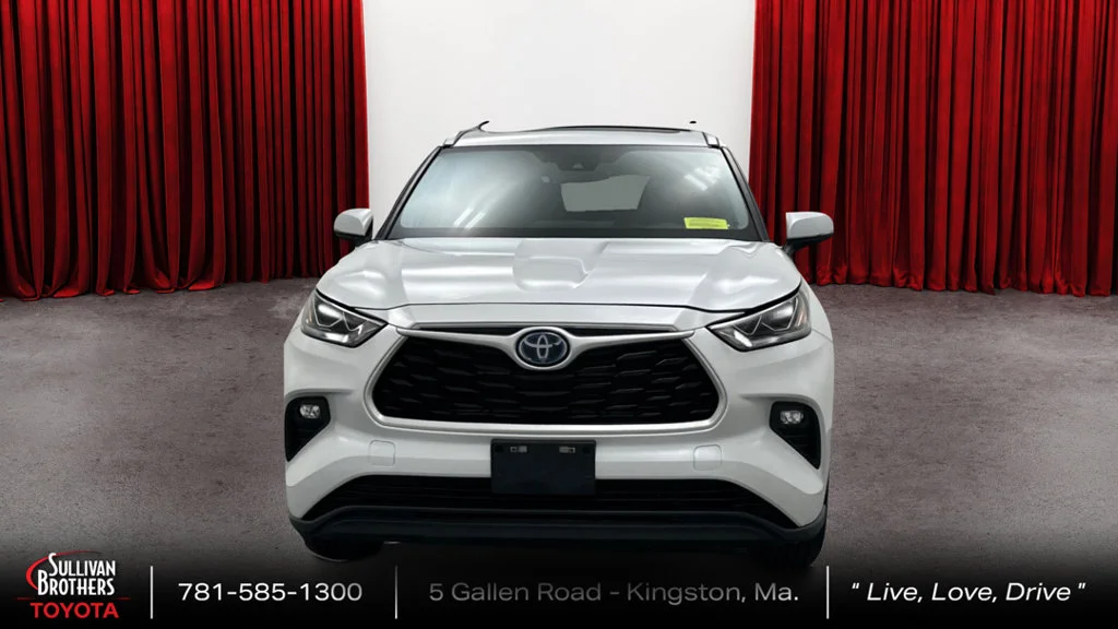Used 2023 Beige Toyota Bronze Edition image 2