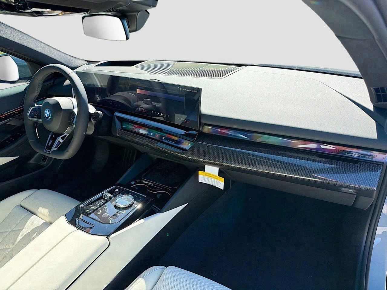 2026 BMW 5 Series 550e - Photo 15