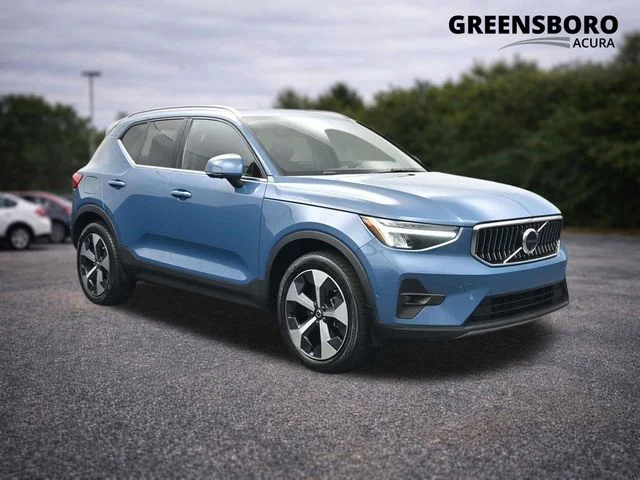 2024 Volvo XC40 B5 Plus Bright Theme