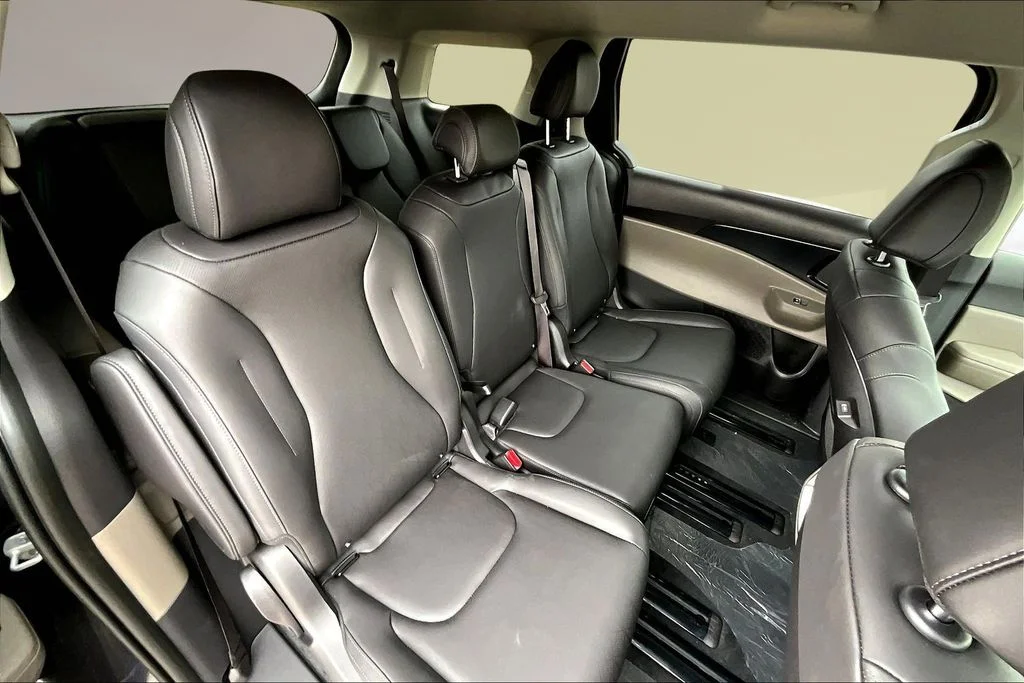 New 2026 Deep Chroma Blue Kia LXS image 8
