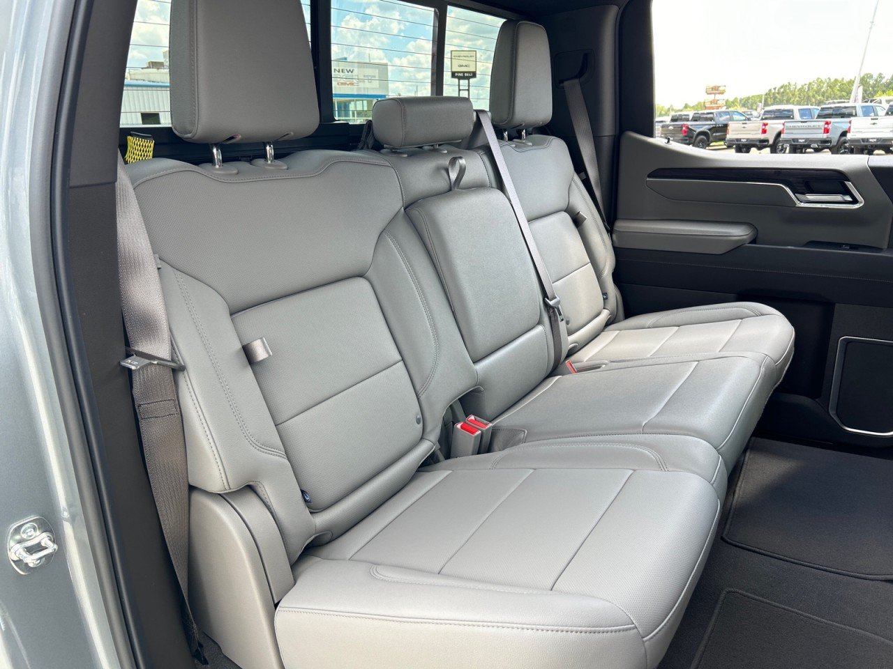 2026 GMC Sierra 1500 SLT - Photo 19