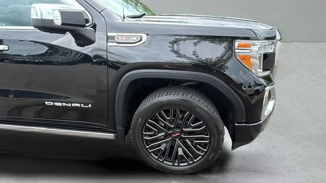 Used 2020 Black GMC Denali image 37