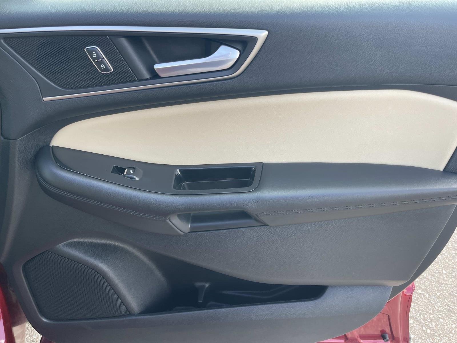 Used 2015 Ruby Red Metallic Tinted Clearcoat Ford SEL image 25