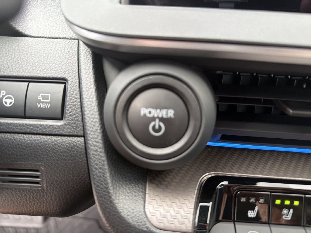 2025 Toyota Prius Limited - Photo 15