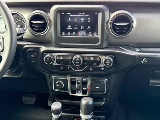Used 2023 Punkn Metallic Clearcoat Jeep Sport S image 11