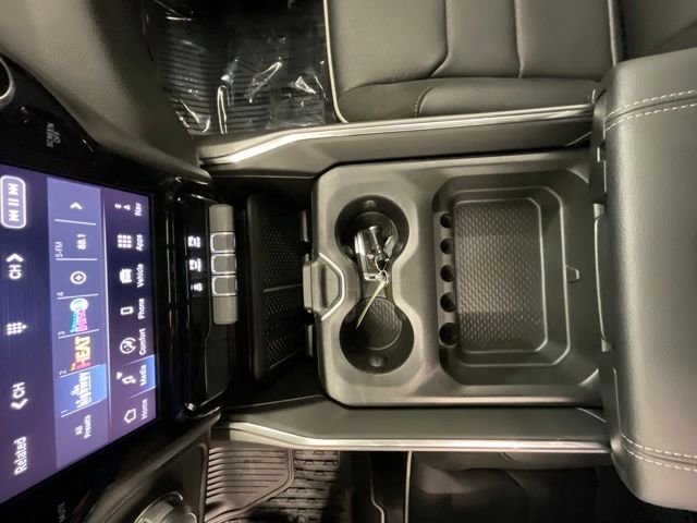 New 2026 Diamond Black Crystal Pearl-Coat Exterior Paint RAM Laramie image 22