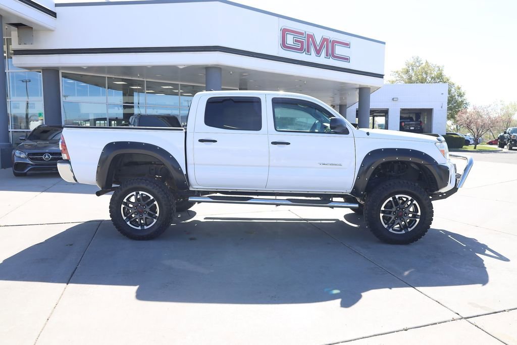 Used 2014 Super White Toyota Base image 7