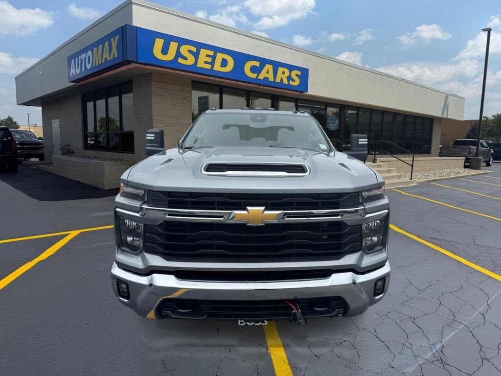 Used 2024 Sterling Gray Metallic Chevrolet LT image 3