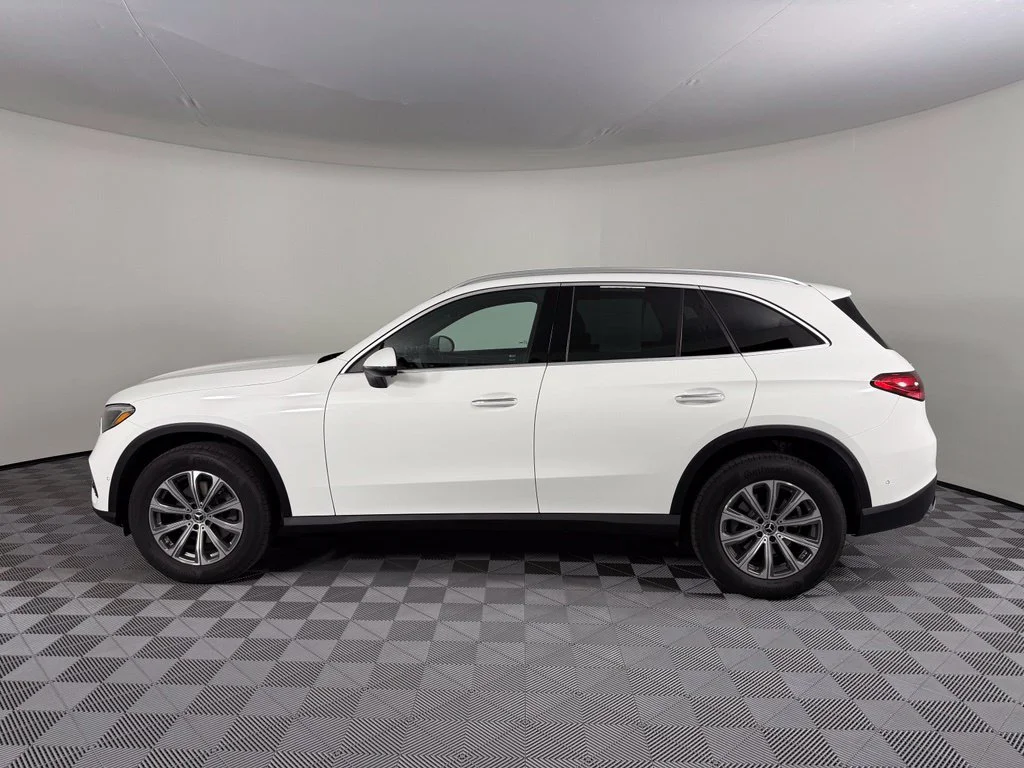 Certified Used 2026 White Mercedes-Benz GLC 300 image 4
