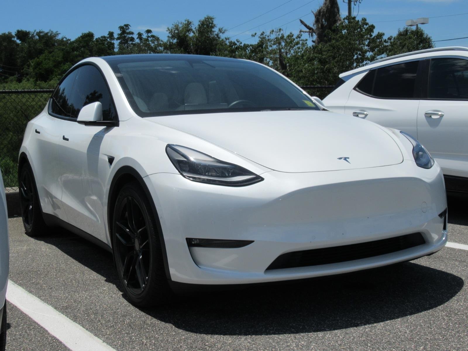 2022 Tesla Model Y Performance Dual Motor All-Wheel Drive's photo