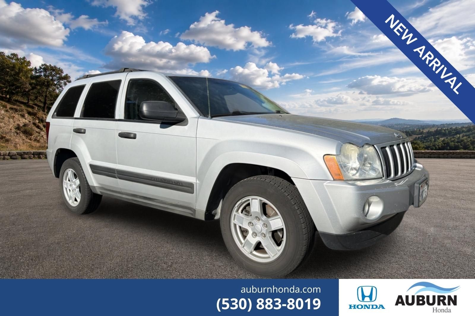 Used 2005 Bright Silver Metallic Clearcoat Jeep Laredo image 1
