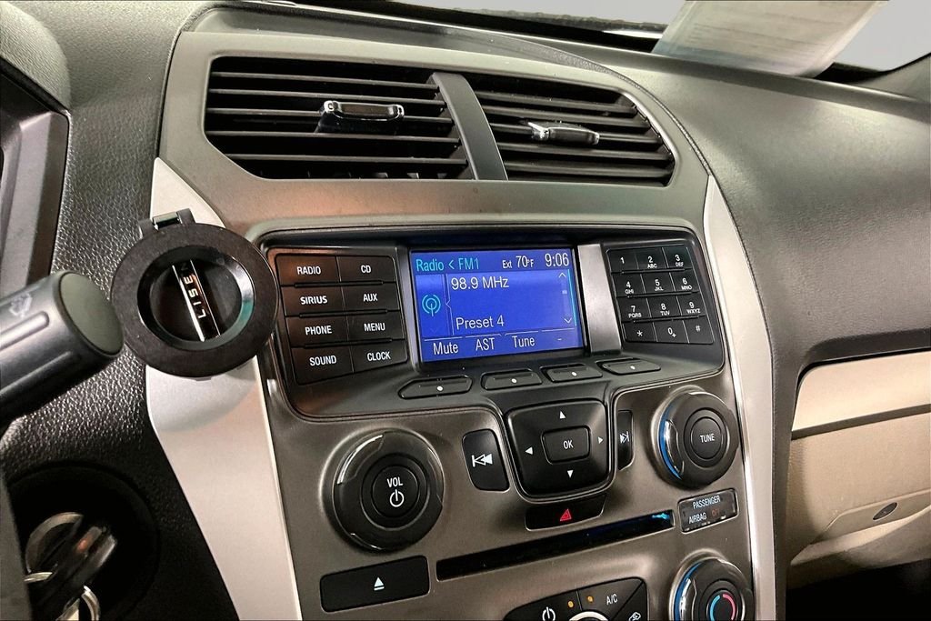 Used 2013 Red Ford Base image 12