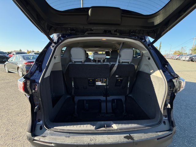 Used 2023  Toyota XLE image 18