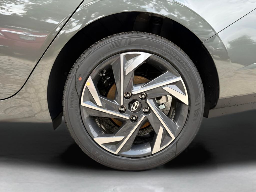 Certified Used 2025 Gray Hyundai SEL Sport image 9