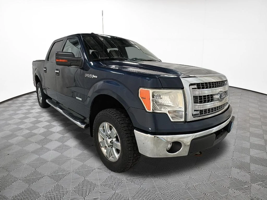 Used 2013 Blue Ford XLT image 4