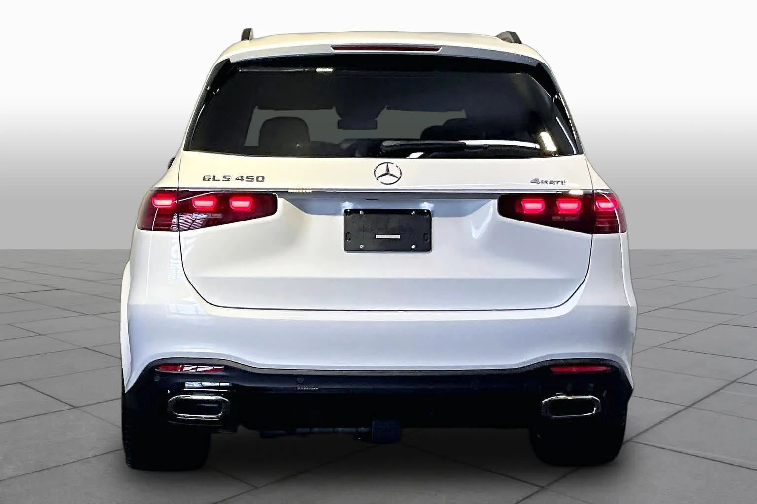 New 2026 MANUFAKTUR Moonlight White Metallic Mercedes-Benz GLS 450 image 4