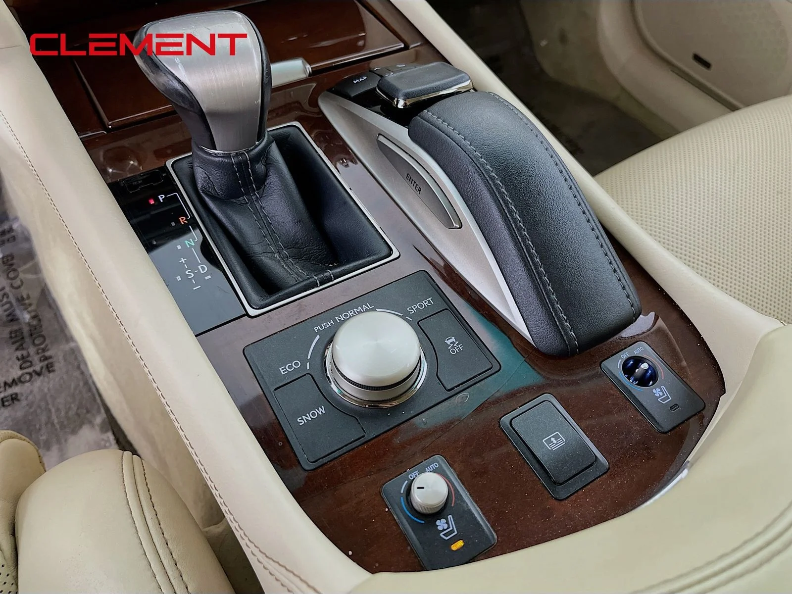 Used 2017 Black Lexus 460 image 22