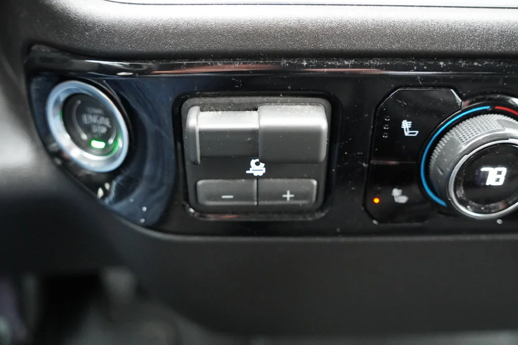 Certified Used 2025 Summit White Chevrolet LT image 30
