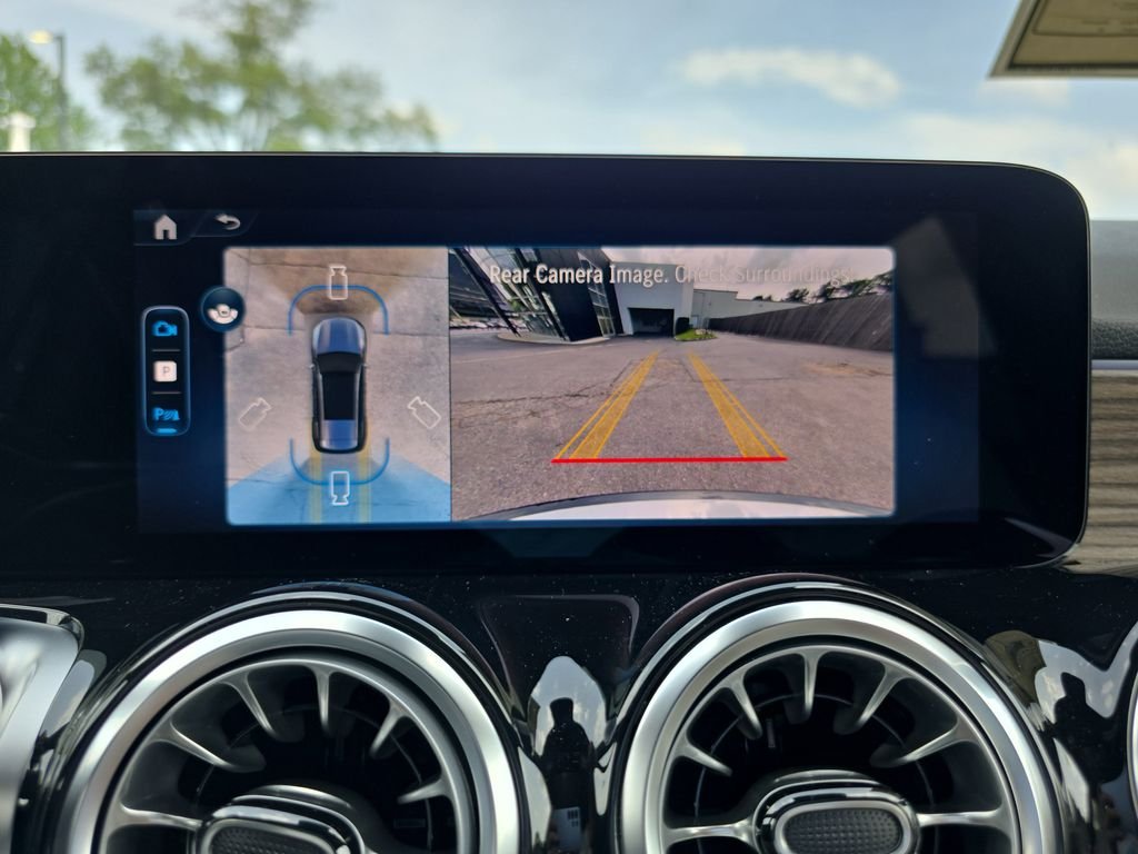 New 2026 Black Mercedes-Benz GLB 250 image 24