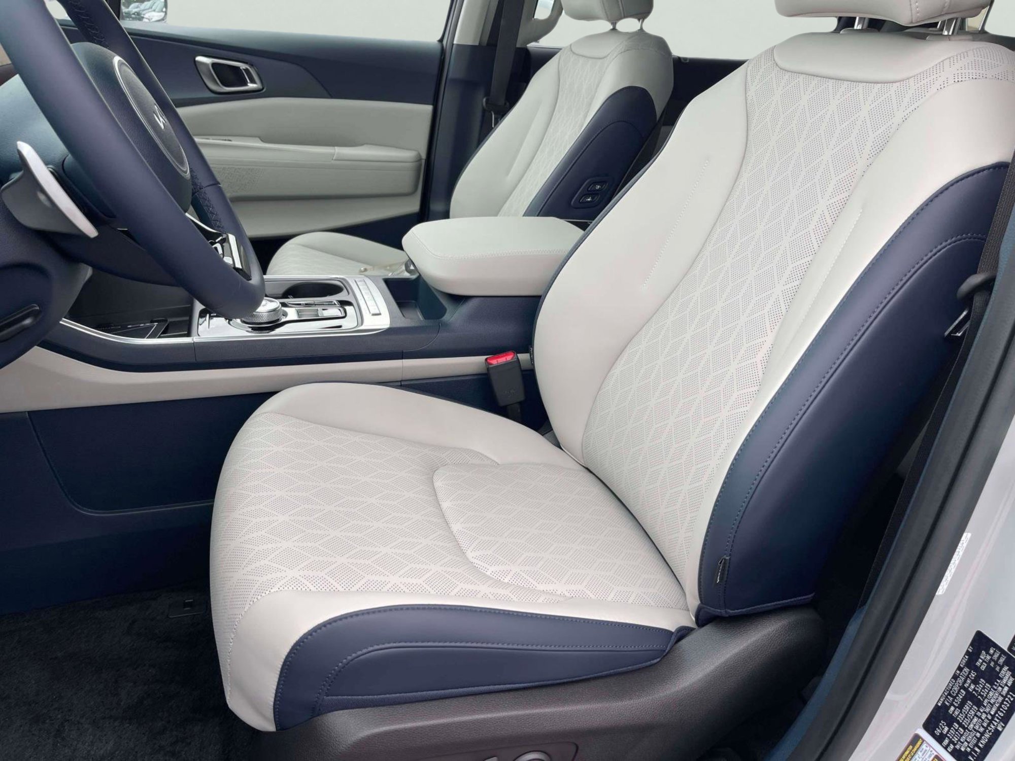 New 2026 Ceramic Silver Kia EX image 23