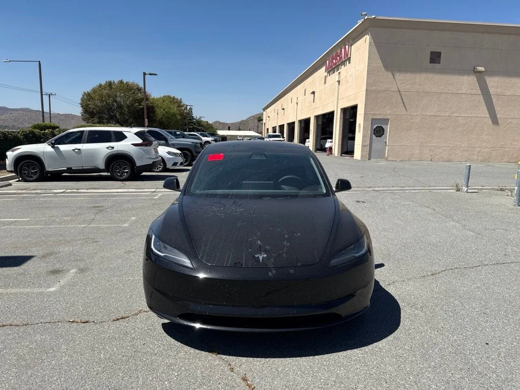 Used 2024  Tesla Base image 3