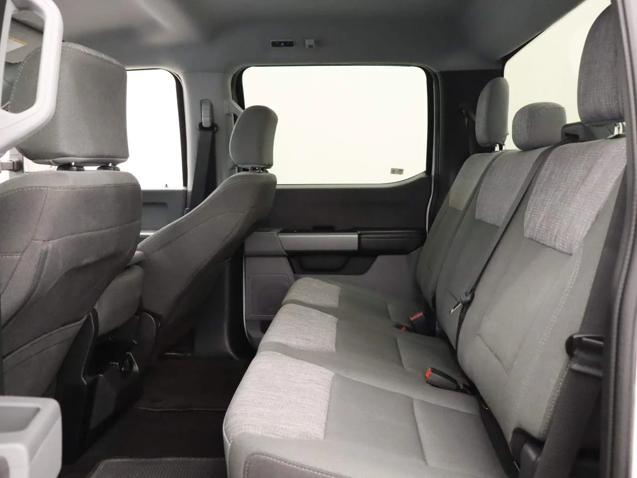 Certified Used 2026 Oxford White Ford XLT Crew Cab image 17