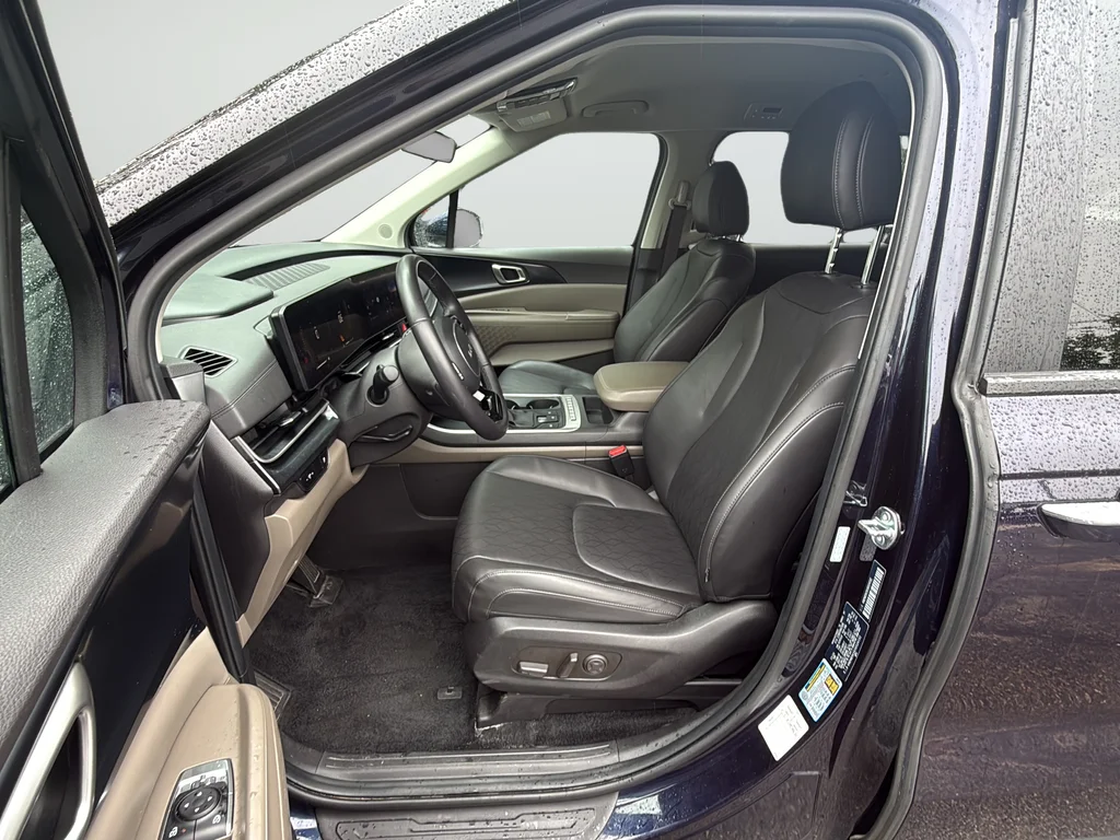 Used 2025 Blue Kia LXS image 10