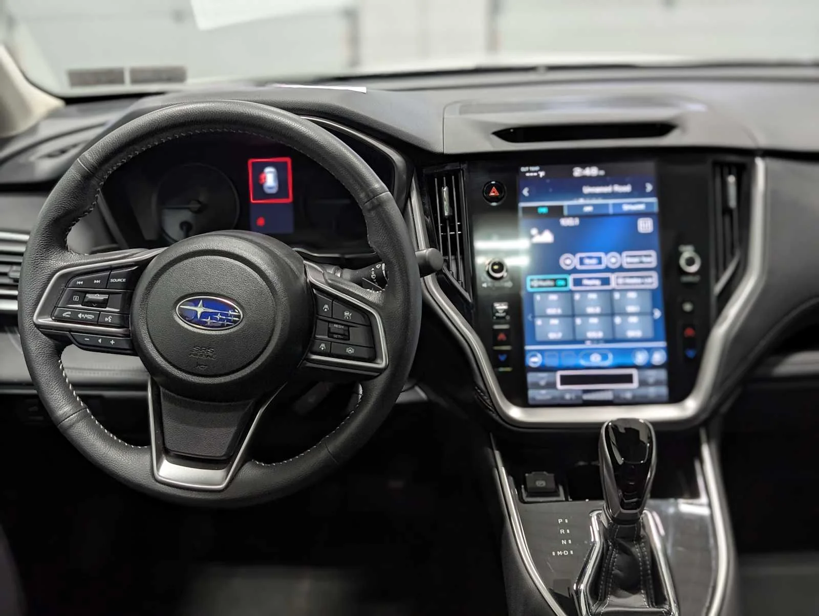 Used 2025 Crystal White Pearl Subaru Limited image 5