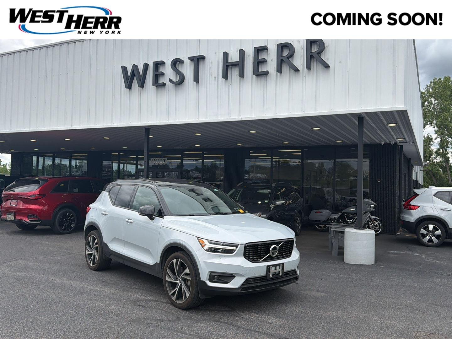 2021 Volvo XC40 T5 R-Design AWD's photo