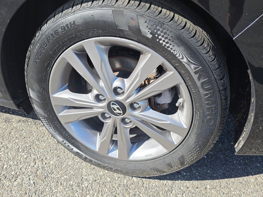 Certified Used 2018 Black Noir Pearl Hyundai Value Edition image 6