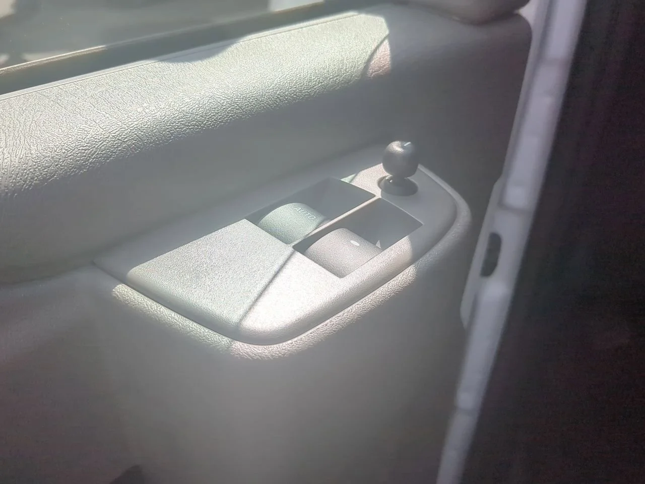 New 2025 Summit White Chevrolet WT image 20