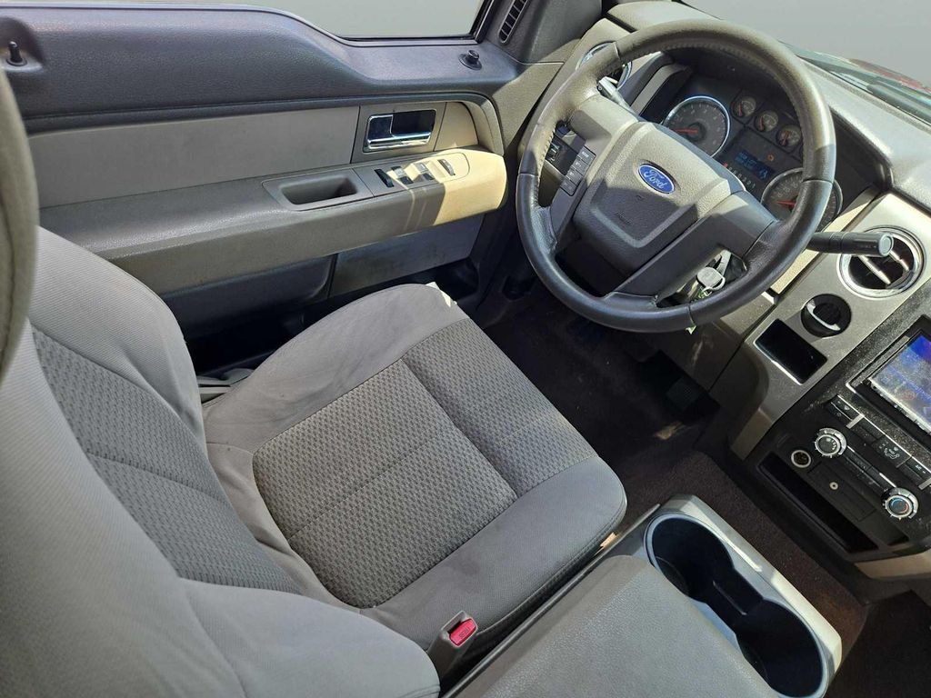Used 2010 Black Ford XLT image 16