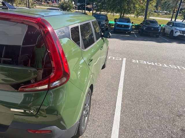Used 2020 Green Kia EX image 6