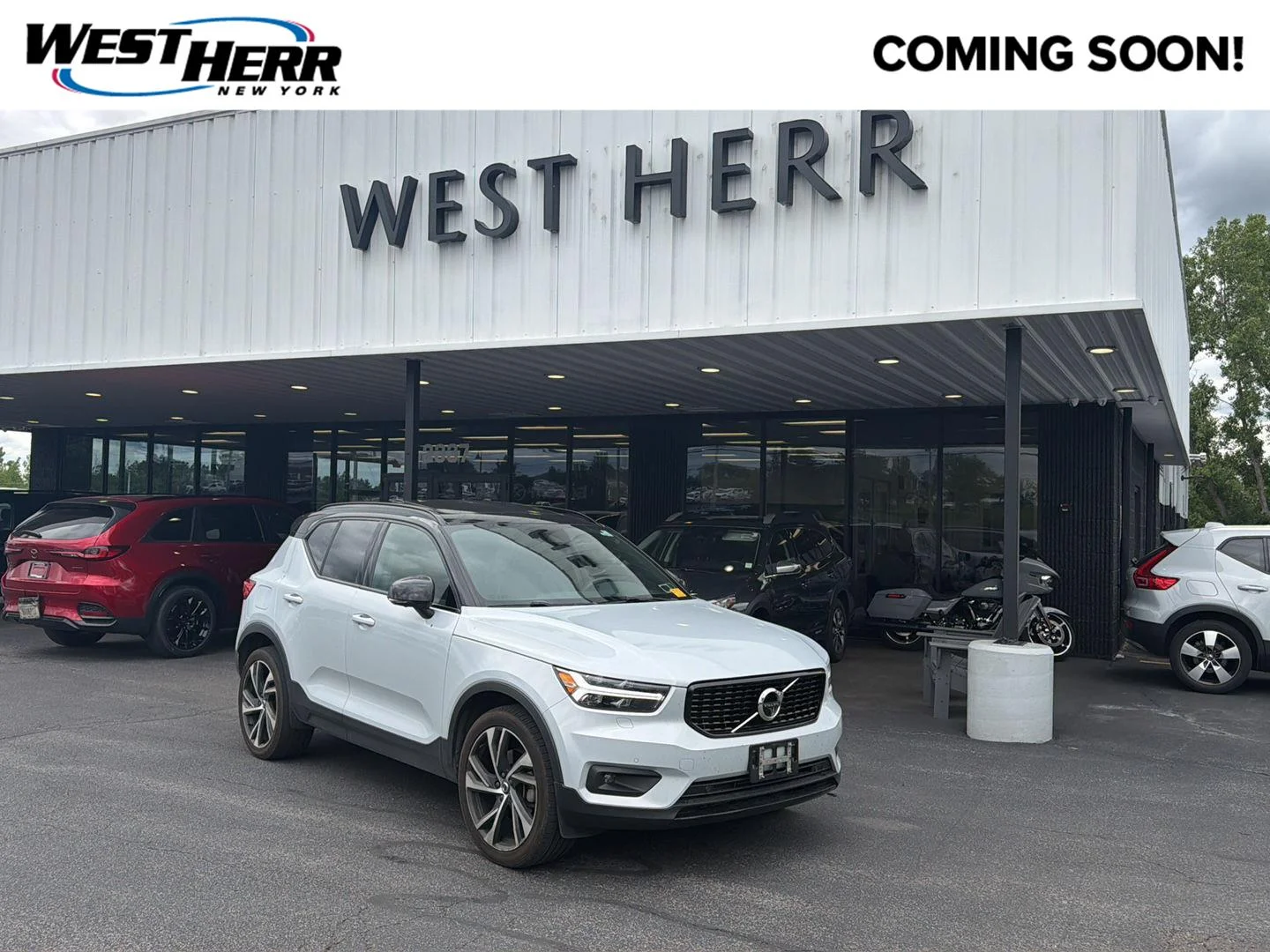 Used 2021 Glacier Silver Metallic Volvo R-Design image 1
