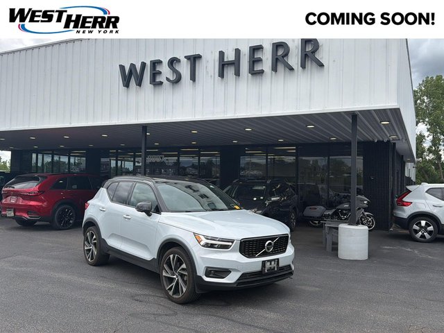 2021 Volvo XC40 R-Design