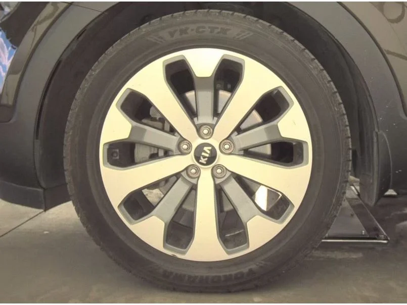 Used 2020 Dark Moss Kia SX image 23